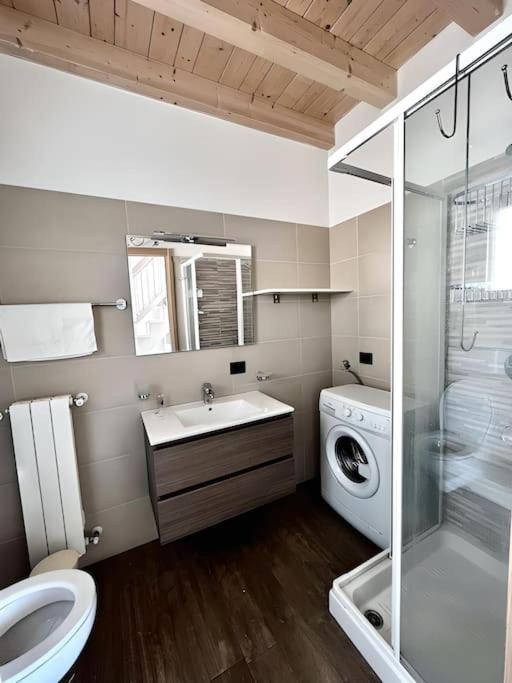 Appartamento Grande Terrazza Vista Lago Parzanica 외부 사진