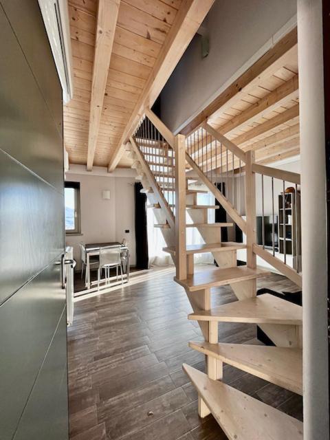 Appartamento Grande Terrazza Vista Lago Parzanica 외부 사진